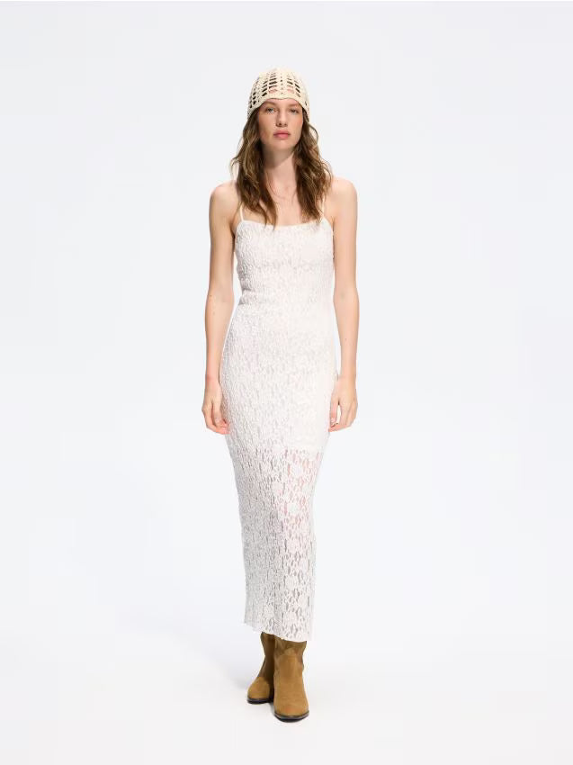 Robe longue en dentelle ivoire