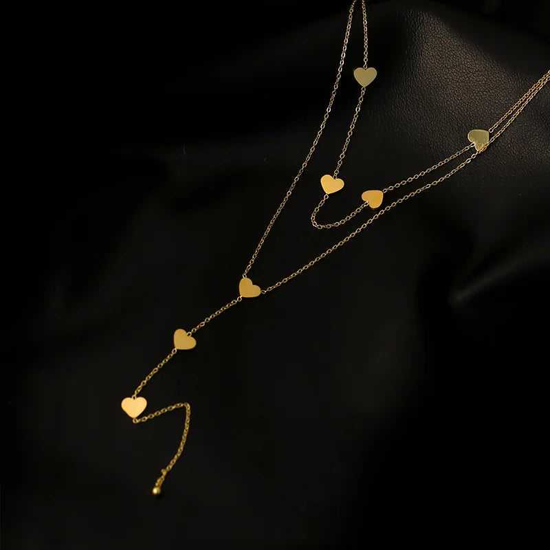 Collier en Y doré à petits cœurs – vue 3
