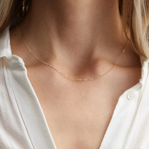 Chaîne fine minimaliste en acier inoxydable