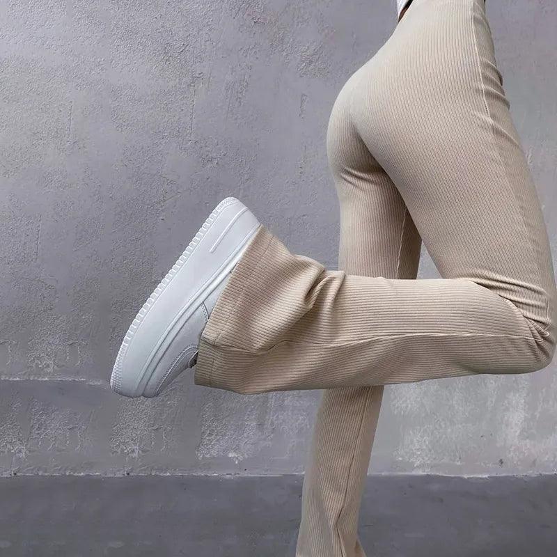 Pantalon évasé en velours côtelé – vue 2