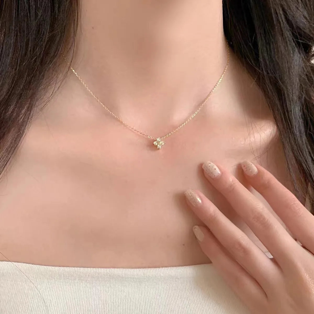 Collier multi-strass – Élégance et brillance