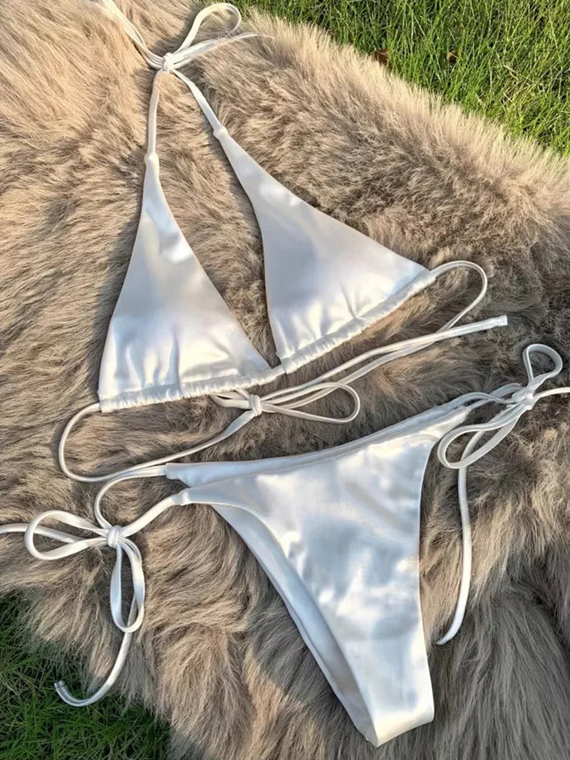 HaloCurve – Bikini à col licou avec anneau décoratif