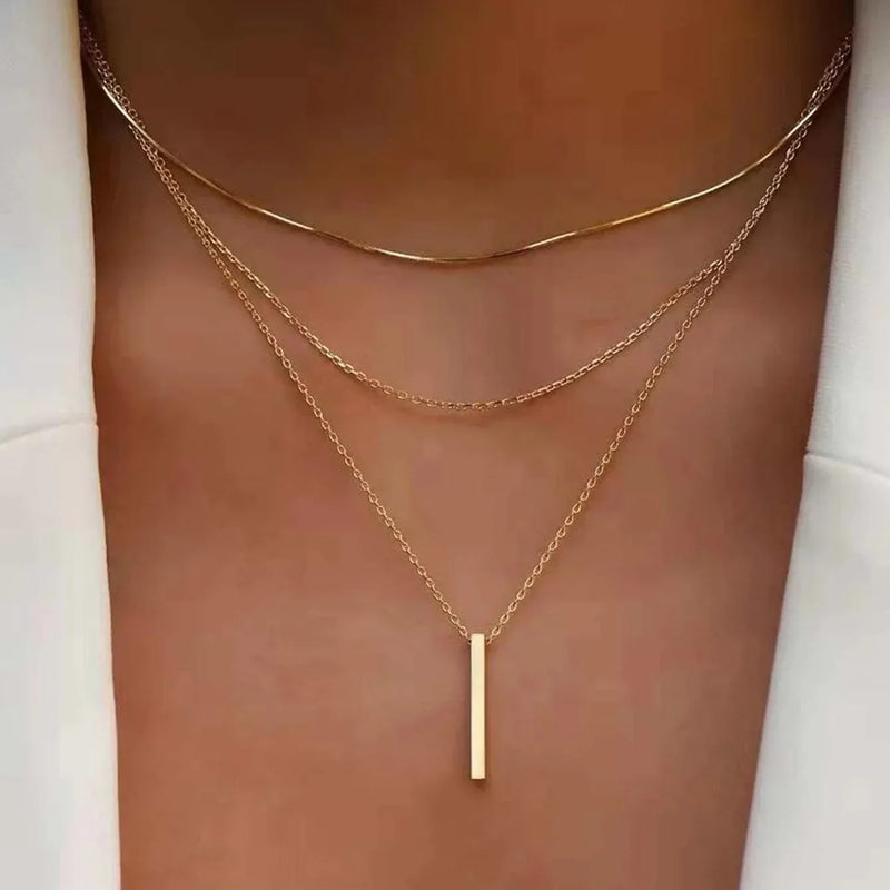 Collier Multicouches Géométrique pour Femme – Élégance et Style avec Zinc Alliage