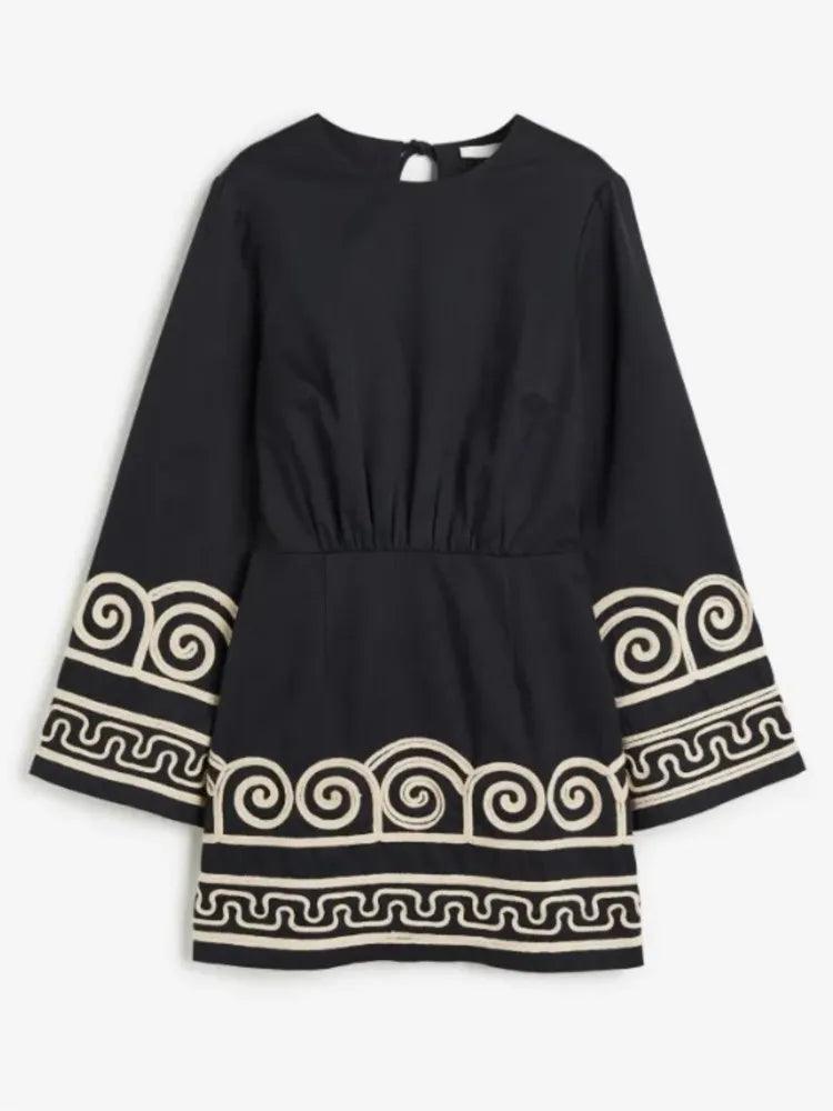 Robe brodée manches longues – noir
