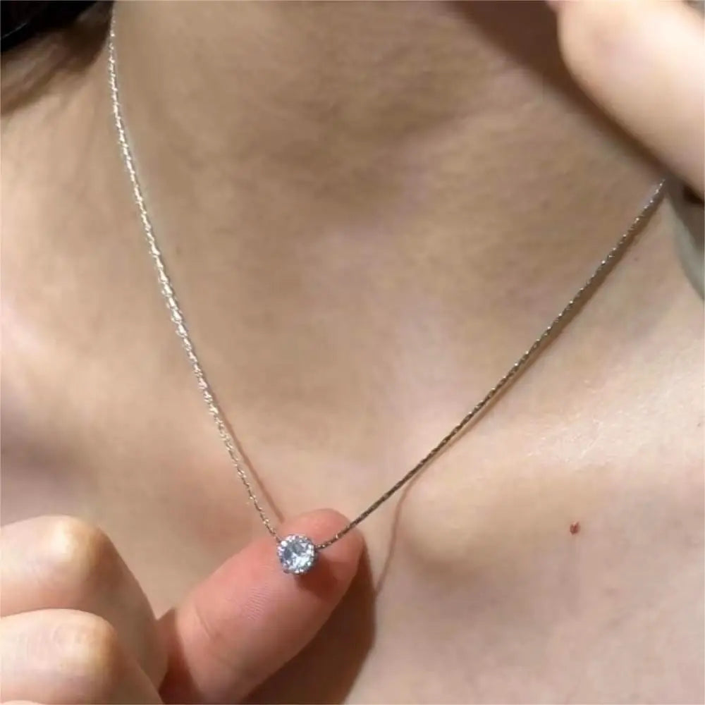 Collier point lumineux zircon