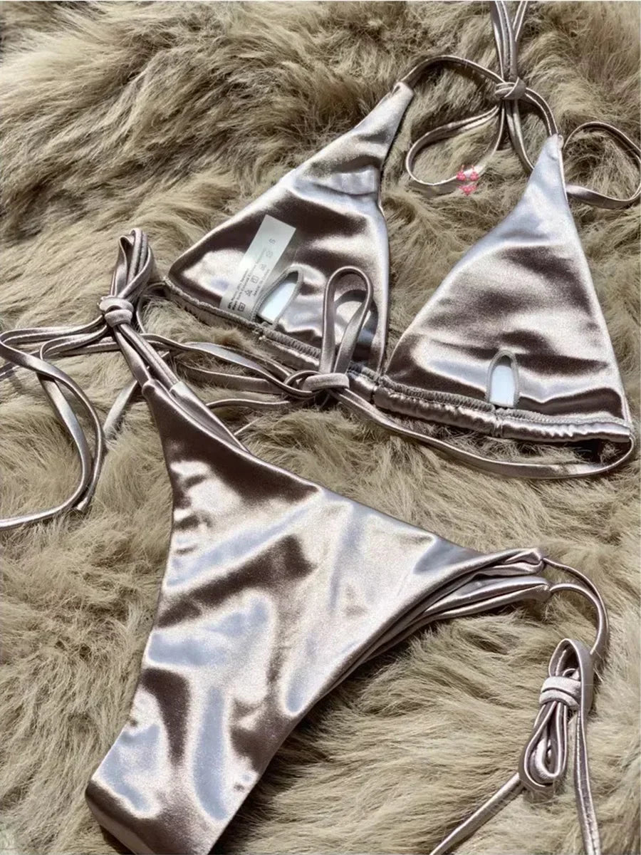 HaloCurve – Bikini à col licou avec anneau décoratif