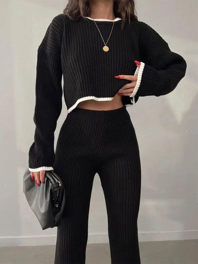 Ensemble pull et pantalon évasé en maille
