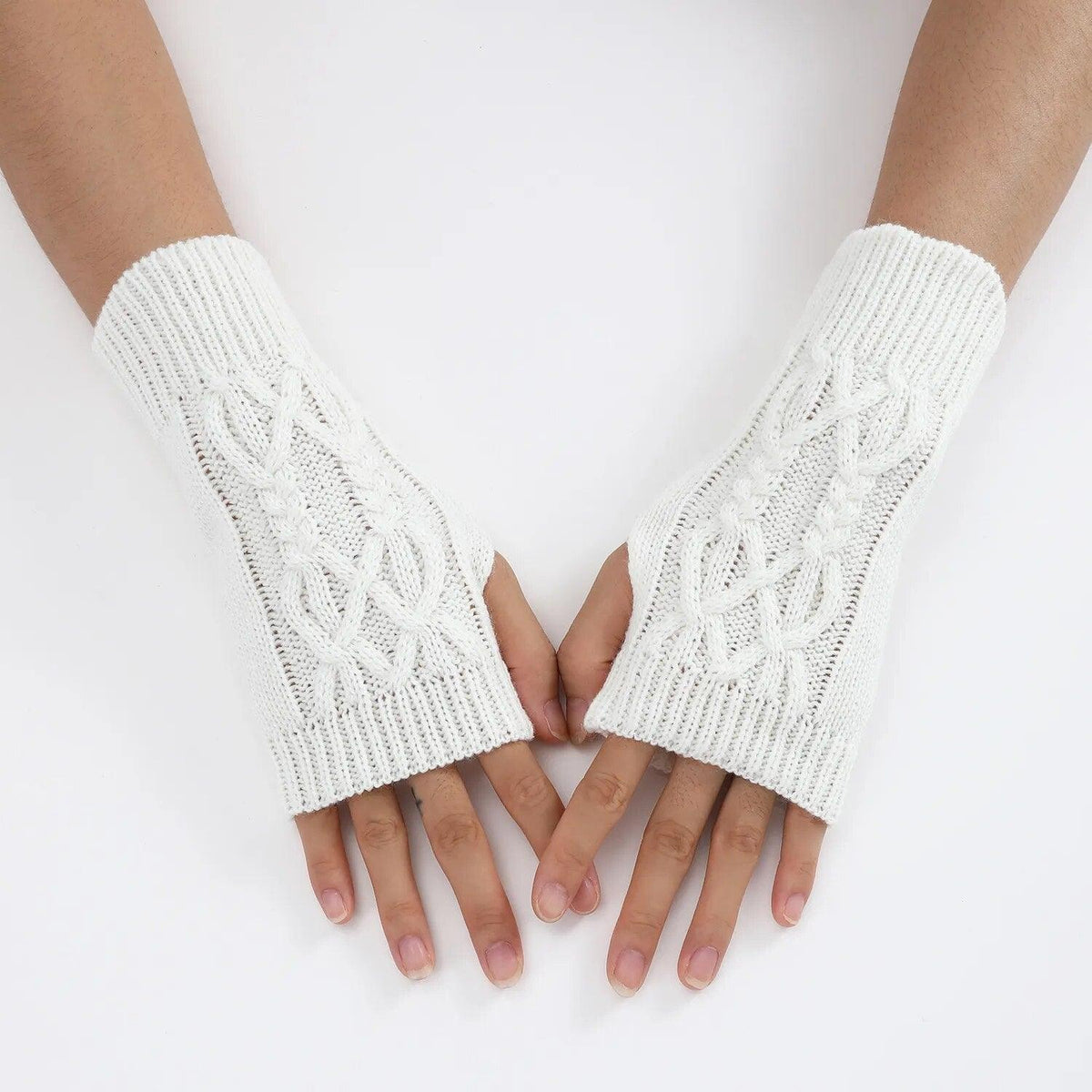 Mitaines en maille torsadée – blanc