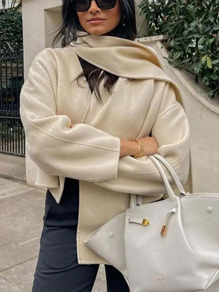 Veste beige avec écharpe - Eleganceparis 