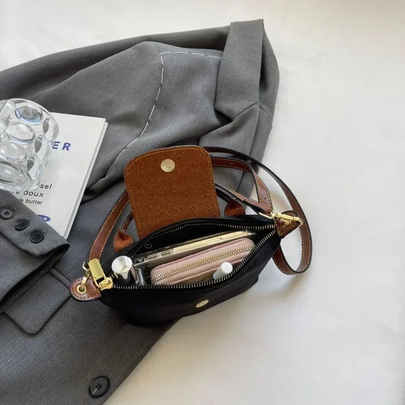Sac Hobo en Nylon – Sac à Main Pratique et Élégant pour Femme