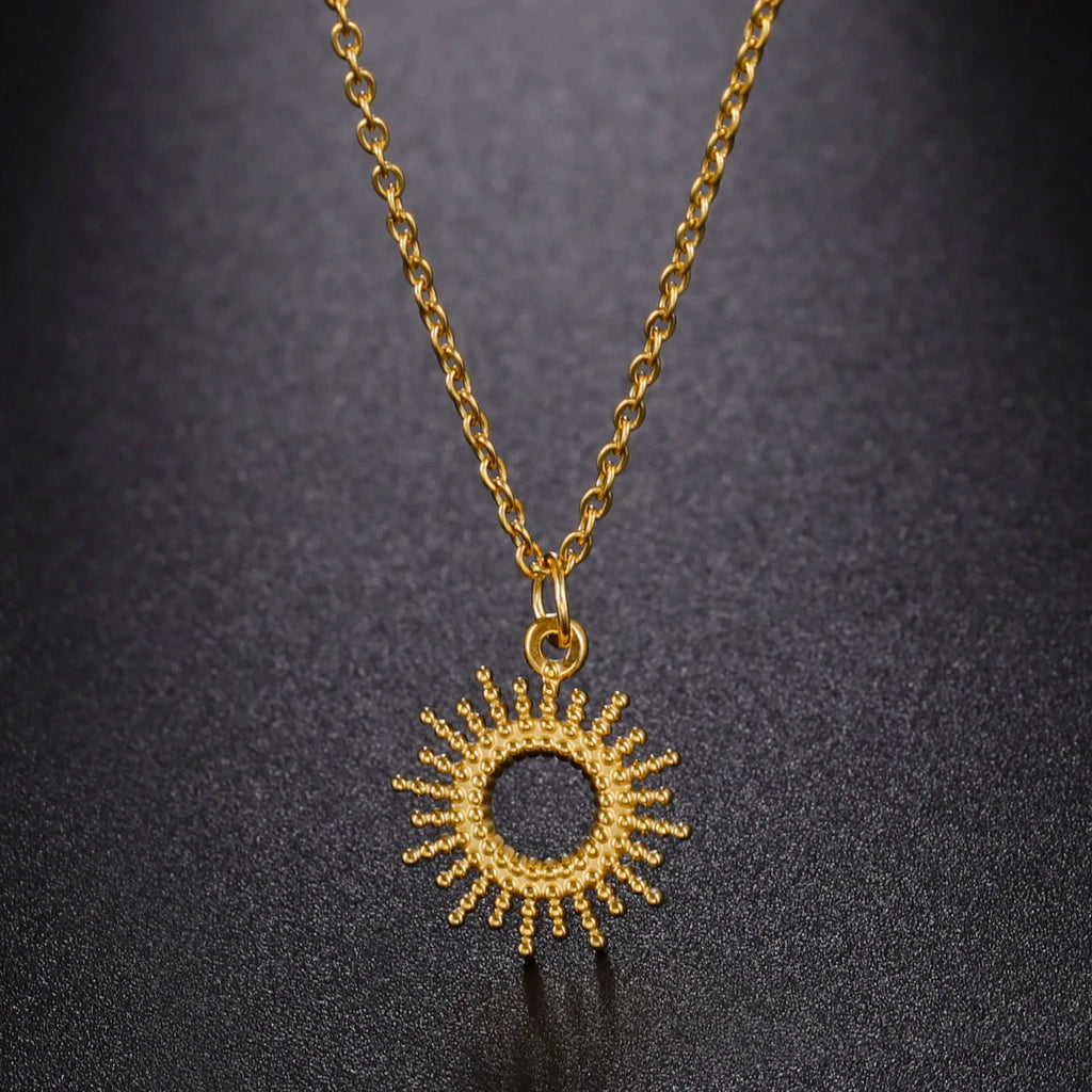 Collier pendentif soleil