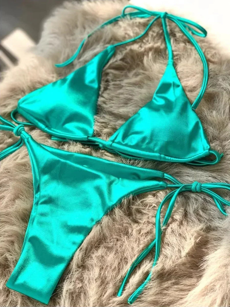 HaloCurve – Bikini à col licou avec anneau décoratif