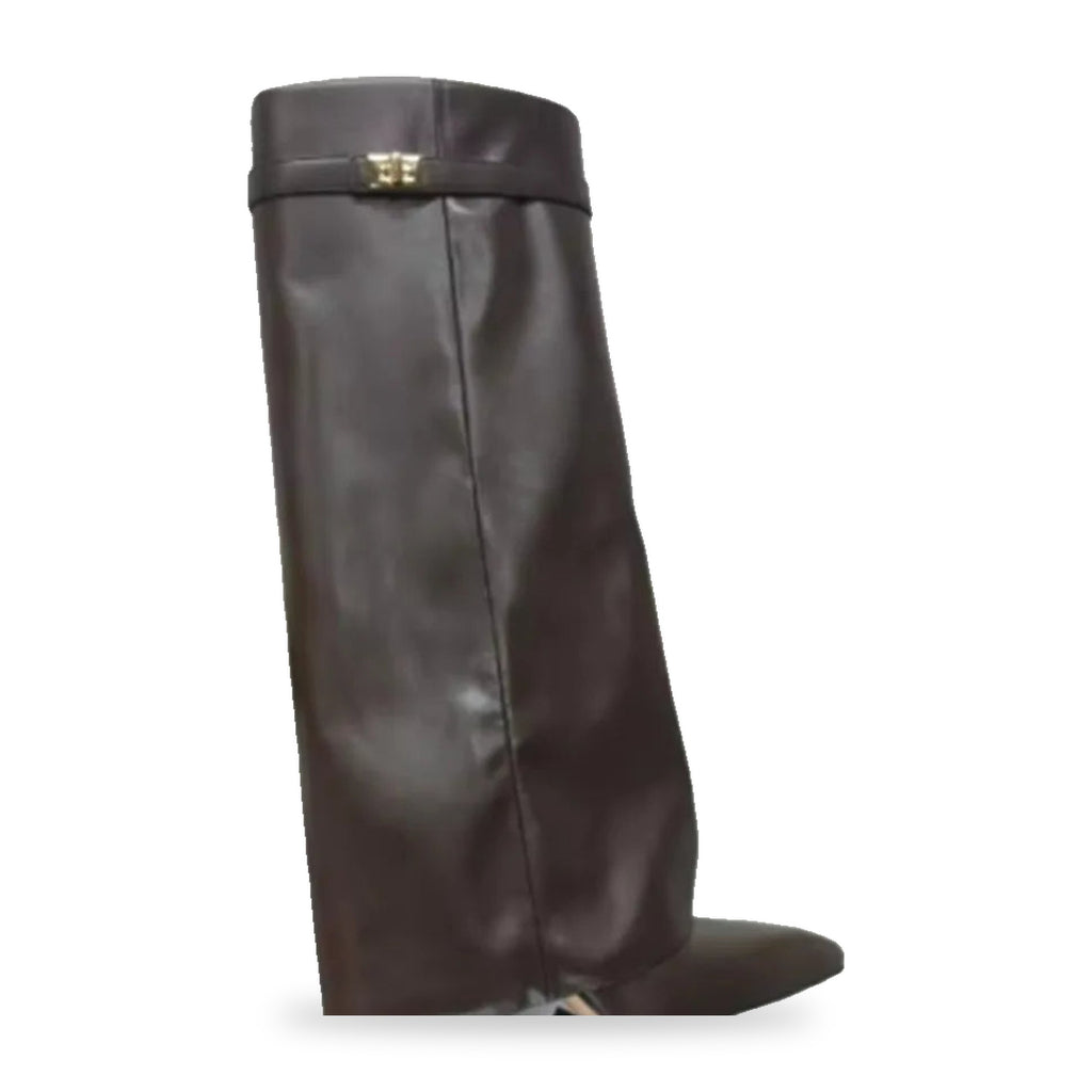Bottes hautes à revers femme chocolat effet cuir, talon carré et fermoir doré, sur fond blanc